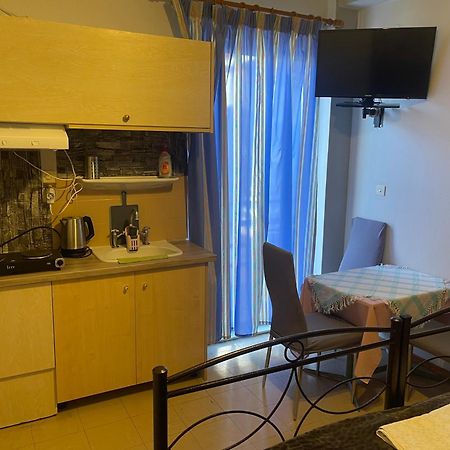 Pislis Rooms Kamena Vourla Bagian luar foto