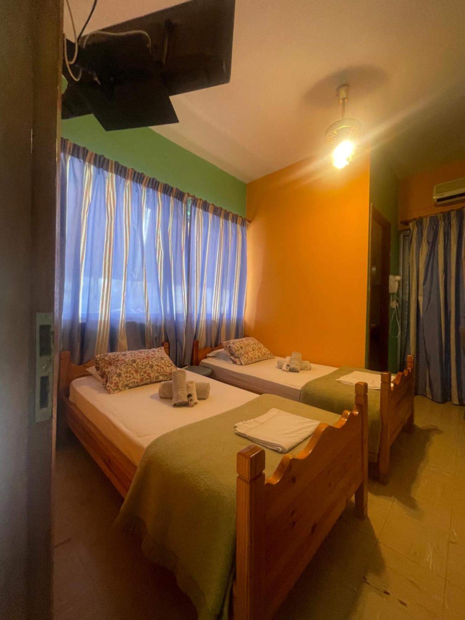 Pislis Rooms Kamena Vourla Bagian luar foto