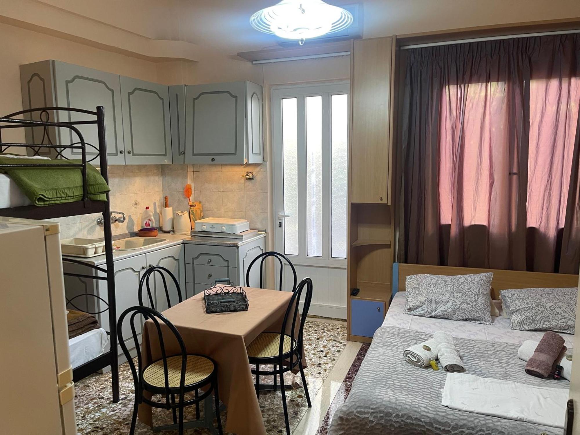 Pislis Rooms Kamena Vourla Bagian luar foto