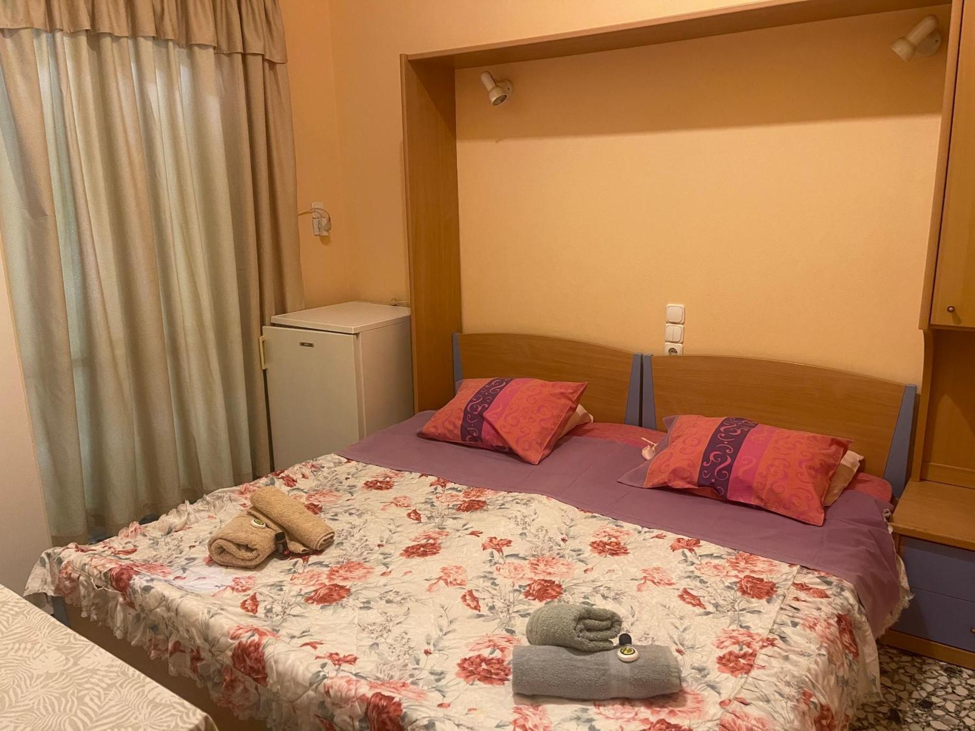 Pislis Rooms Kamena Vourla Bagian luar foto